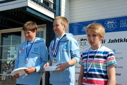 Roomassaare Regatt 2013 - Alla 13 aastaste �ldarvestuses v�itis Kaarel Paal (KJK) ning teine oli Henri August Silluta (KJK), kolmas Erik Iida (ROPK).